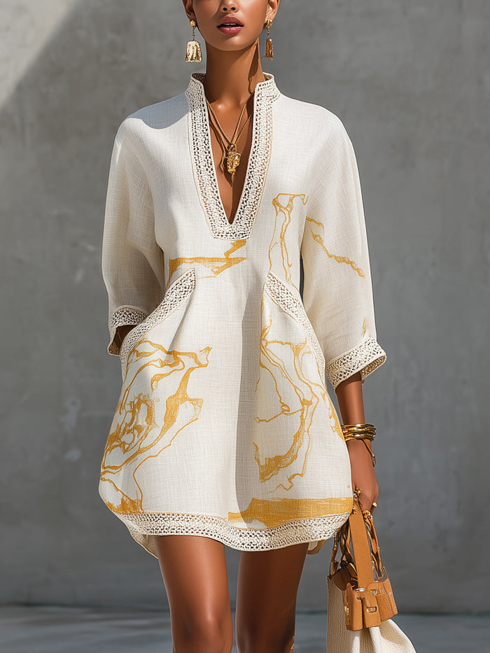 Aliénor | Robe Mini en Dentelle Crochetée Ivoire à Motifs Dorés et Décolleté en V
