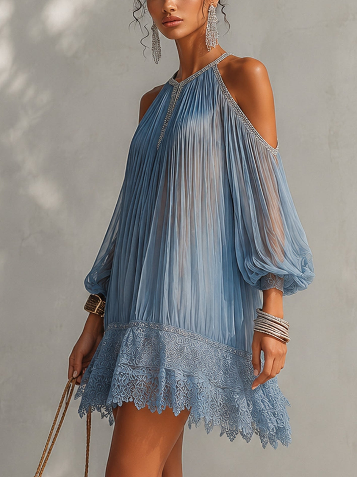 Séraphine | Robe Mini Bleue à Épaules Dénudées Froncée et Ourlet en Dentelle