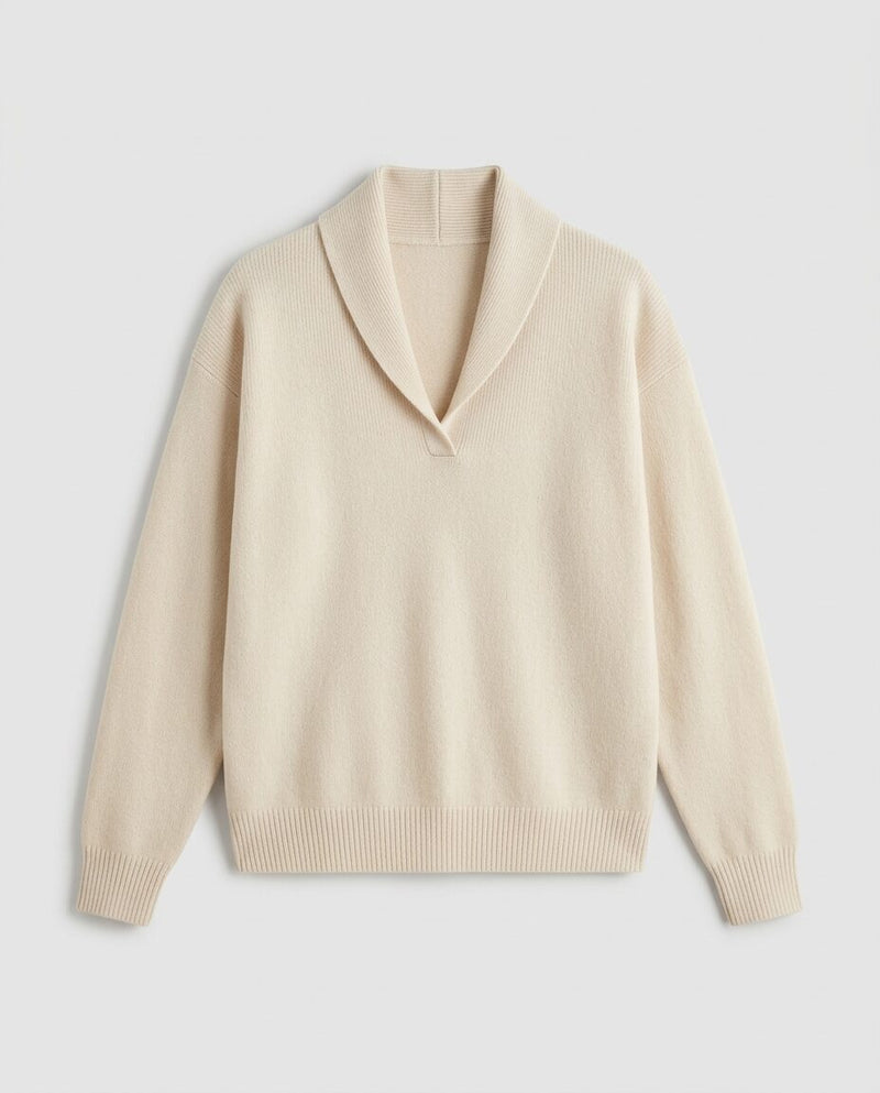 Fiorella | Maglione con Scollo a V, colore crema, disteso su fondo neutro