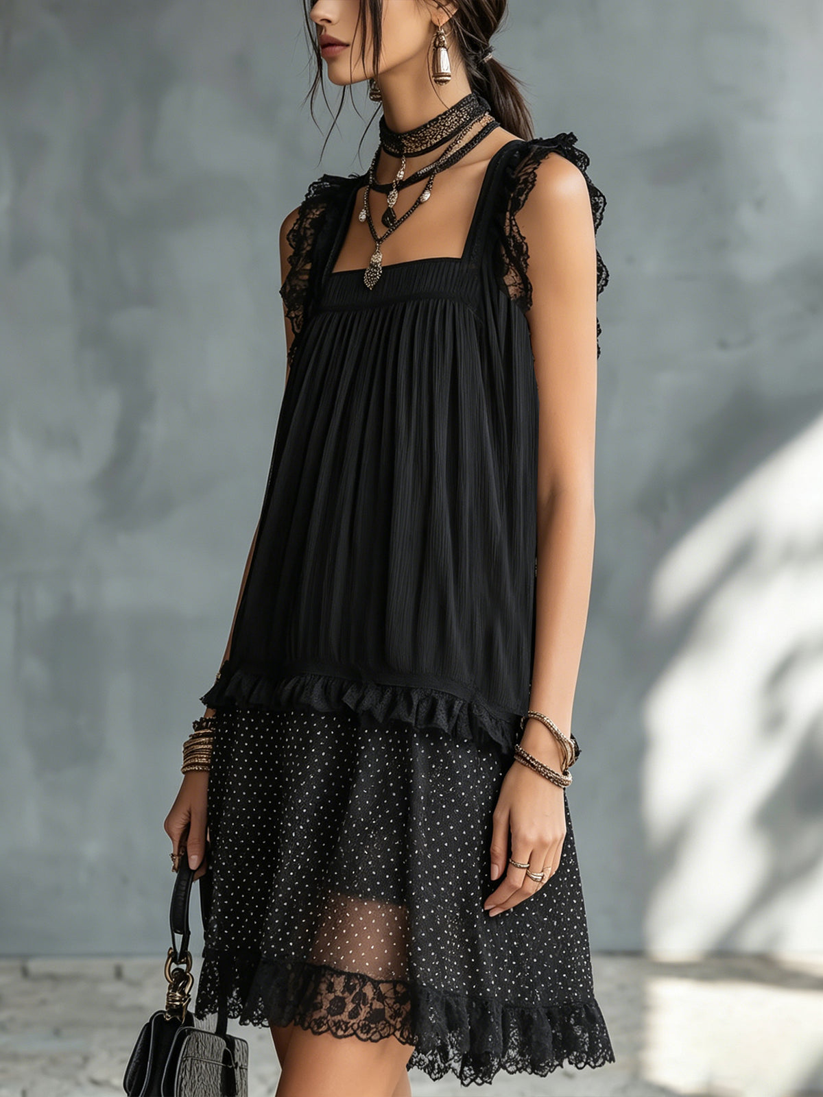 Pauline | Robe Mini Transparente à Pois, Volants et Bordure en Dentelle Noire