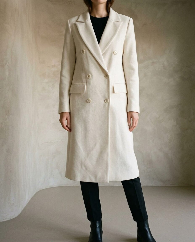 Vittoria | Cappotto Lungo Doppiopetto, colore bianco, vestibilità e lunghezza sotto il ginocchio