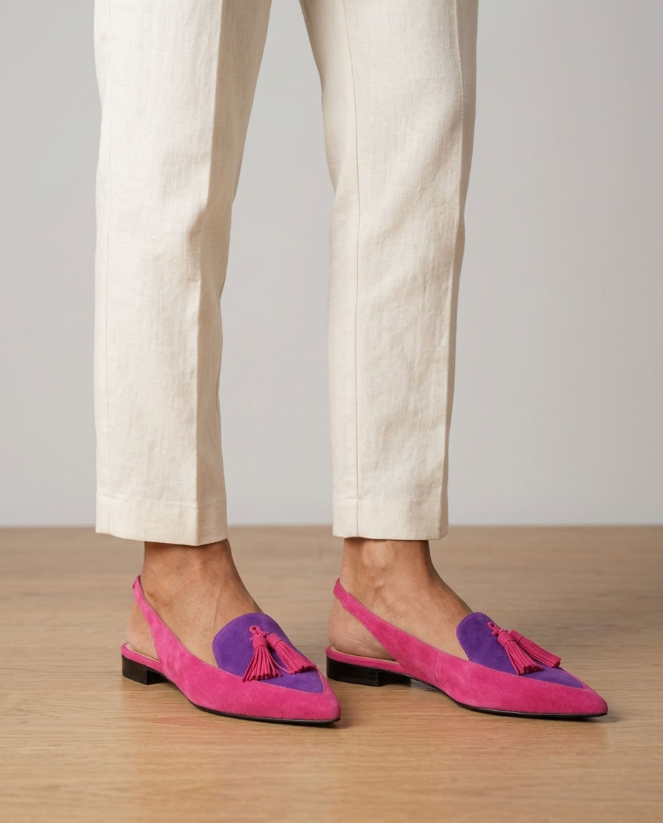 Eliza · sandali con nappine, colore rosa e viola, indossati